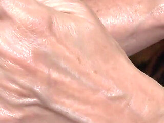 Oily Hands and Legs, JOI, Part 1, Lady Victoria Valente