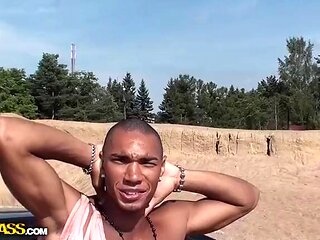 Real pick up fuck with babe near the field