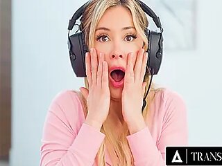Gracie Jane, Jane Hot And Jane Darling In Naughty Tattooed Babe Is Horny For Her Hot Gamer Roommates