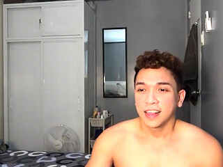 Filipino Twink Dances Naked in His Bedroom
