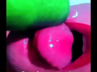 Nova no X Tia Lola chupando gostoso e babando tudo