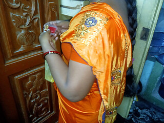 Indian Mallu Aunty Saree Changing Enjoying