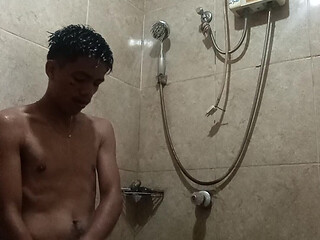 #1 Creator Jameson Official Gets Soaked: Shower Piss & Cum