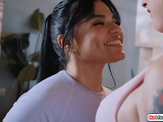 Busty big cock tgirl Blake Lovely anals latina gf Summer Col