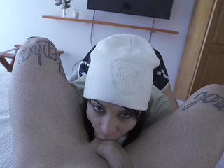 Big-assed lesbian, her vagina is dripping with semen! first cock in her pussy