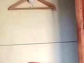 Amateur MILF cowgirl rides young man