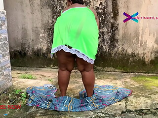 GATEMAN WATCHES HORNY CHEATING WIFE AS SHE DRY HER HUBBY CLOTHES, SHE LATER GOT FUCKED.SUBCRIBE