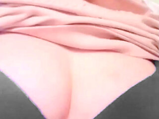 Ranou f doctor's office plays with her ass and masturbates her