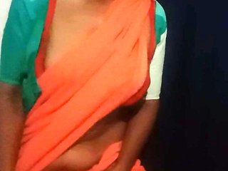 Srilankan sexy girl Ware sari and open her bobo,Hot gir...