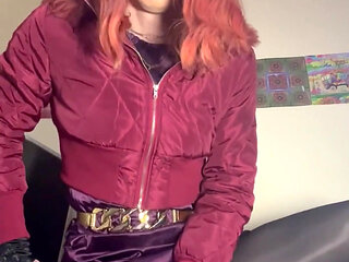 Jess Silk Rides Dildo