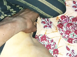 Beautiful Indian Sexy Aunty Ki Pussy Chudai