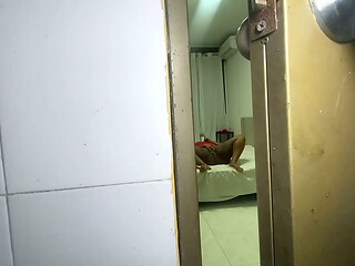 Atrapo a mi madrastra masturbandose fuertemente