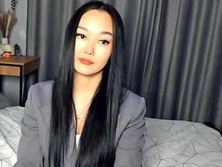 Brunette Solo Webcam Masturbation