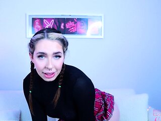 Hot amateur webcam teen masturbates for their fans