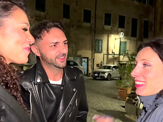 Anteprima della super porca Sofia Bellucci che incontra Effe e Emme, coppia di giovani sposi (dialoghi in italiano)