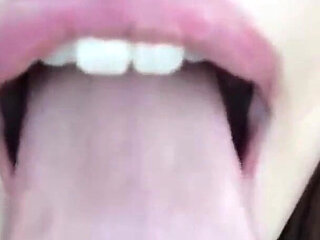 Mouthful Moments-dare to Watch Their Bold Date? Chapter-1