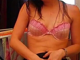 Alyssa Hiding and Wanking on Cam