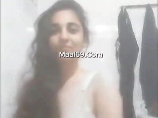 My Czn Having Fun in Bathroom on Video Call