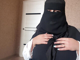 Syrian Girl in Hijab in Pink Panties Shows Her Holes