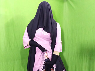 Indian Beautiful Muslim Housewife