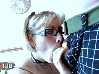 Plump bitch gets it in tha ass !!!