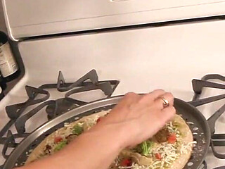 Office Pizza Party Giantess Featuring Sinn Sage