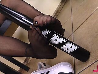 Watch fine-looking Harley Quinn's dirt