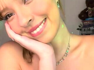 JULIE OLIVER - ASMR NAMORADA ROMANTICA