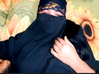 Desi Hijabi Girl Goes Crazy for Fucking