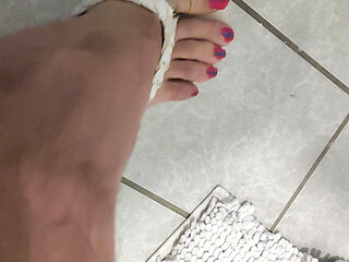 Sexy Feet and Footprints