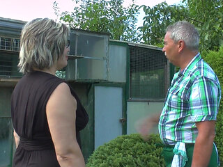 She Gets Horny in the Sun and He Makes Her Moan