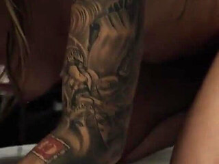 I Pretend to Be a Massegirl to Fuck the Dick of My New Neighbor