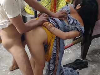 kamwali bai ki desi chudai padosi stepuncle ne bhabhi ko