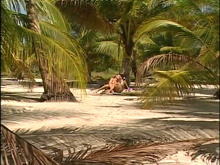 Love on the beach...pussy licking pussy fucking, orgasm in mouth