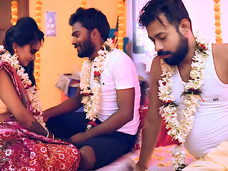 Suhagraat me pati ko behoshh karke boyfriend se chudwae