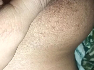 Desi Pooja Bhabhi got her pussy massaged