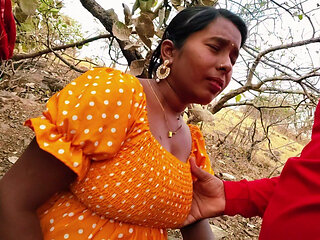 Desi Bhabhi Beautiful Boobs