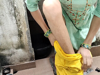 Sapna bhabhi ka nahane ka viral video