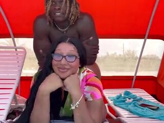 Large booty girls gravitate towards big dick men... even in public