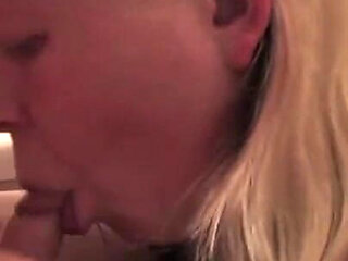 Leave the bathroom door open, my chubby stepsis