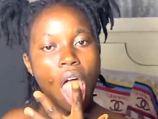 Kinky Isabella Loves Saliva and Piss Showers