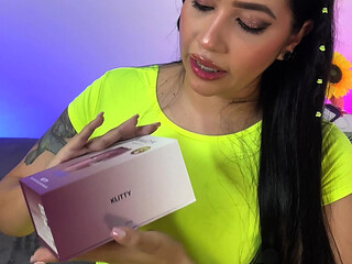 Unboxing KLITTY by SVAKOM