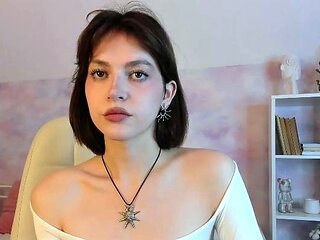 Brunette Solo Webcam Masturbation