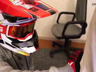 Gearhead in Mxhelmet Sucking Dick