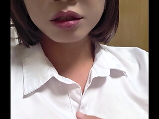 Shemale Ting Xuan office lady pees outdoors