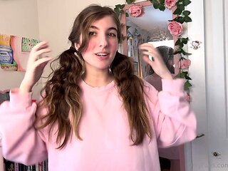 Hot amateur webcam teen masturbates for their fans