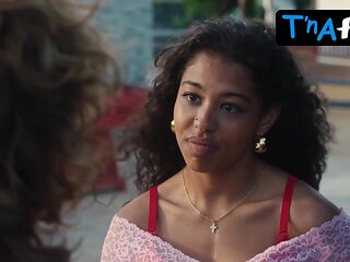 Ana Barja Sapphic, Bum Sequence in Close To September