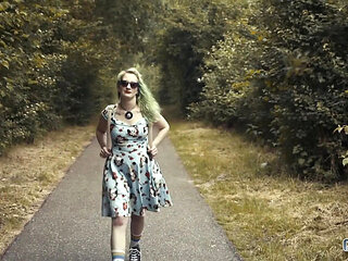 Naughty College Girl Linda Lush Gets Bukkaked by Flashers in the Woods