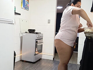 Stephanie Shows Her Tits and Ass