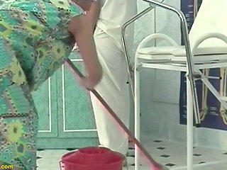 82 years old granny fisted by her doctor